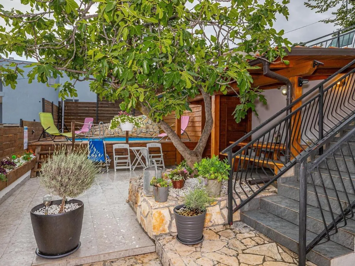 Studio Apartment With Swimming Pool And Sea View ! Dramalj