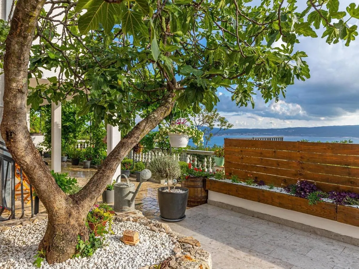 Studio Apartment With Swimming Pool And Sea View ! Dramalj